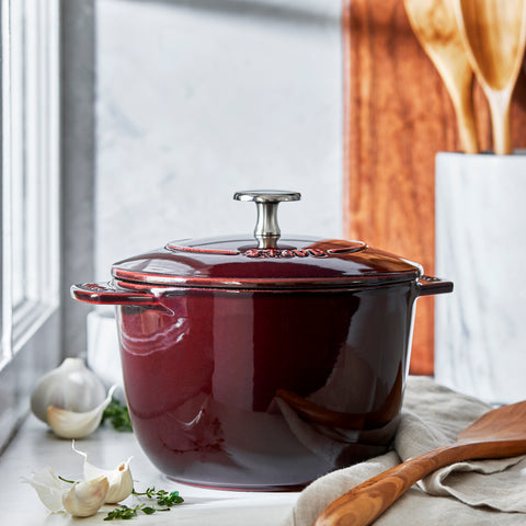 Cast Iron - 1.5-qt Petite French Oven - Grenadine