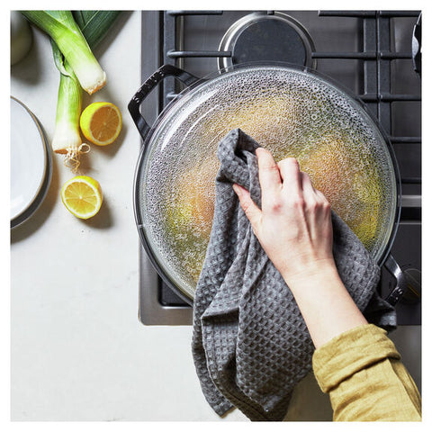 Cast Iron - Braisers/ Sauté Pans - 3.5-qt Braiser with Glass Lid - Graphite Grey