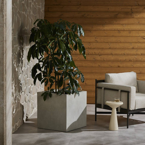 Kiro Medium Planter - Natural Grey Concrete