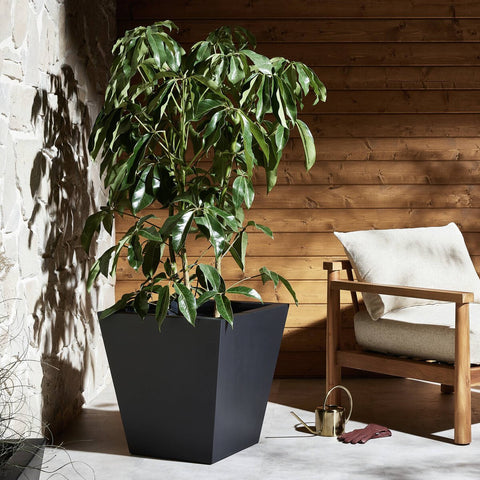 Koto Medium Planter - Black Concrete