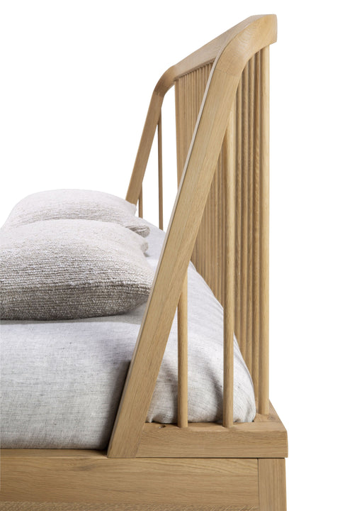 Spindle Bed, King - Oak - IN STOCK