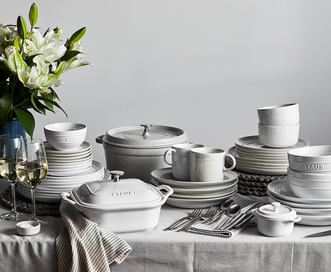 Ceramics - 9" Square Covered Baking Dish - White