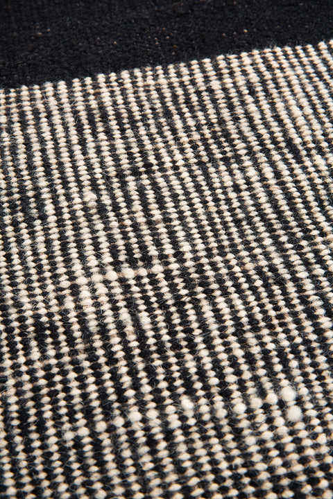 Dots kilim rug-6'6''x 9'9'' - Black