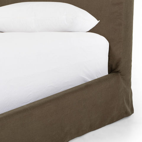 Daphne Slipcover Bed - Brussels Coffee
