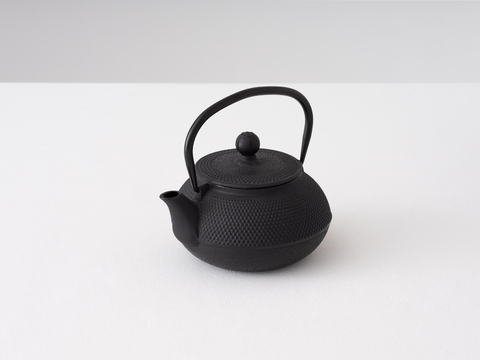 Mai Cast Iron Teapot