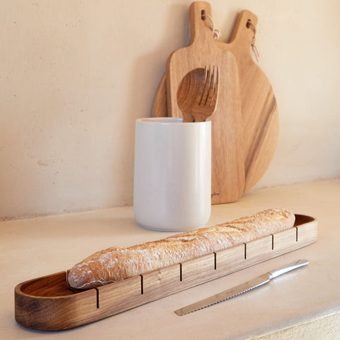 Pacifica Gift oak baguette board w/ bread knife - Oak wood